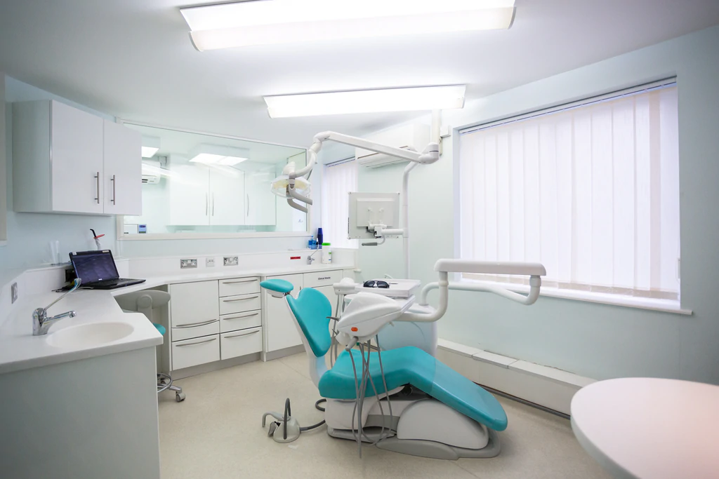 Treatment room for teeth whitening